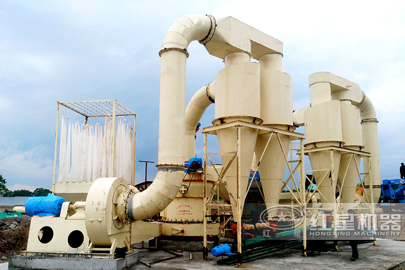 雷蒙磨粉機(jī)作業(yè)現(xiàn)場