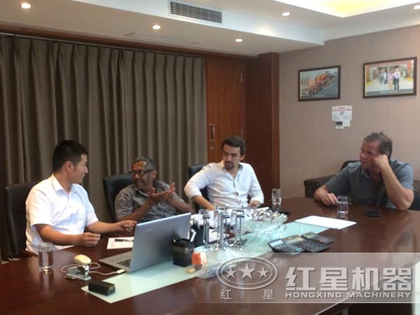 紅星為您提供便宜價(jià)格的流動(dòng)式青石磕石子機(jī)