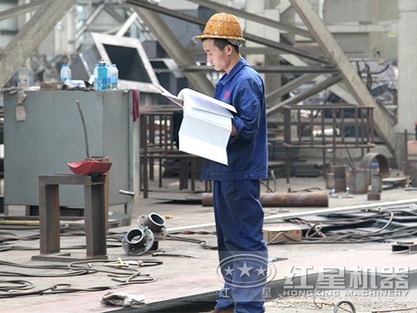 紅星流動反擊碎石機生產(chǎn)車間