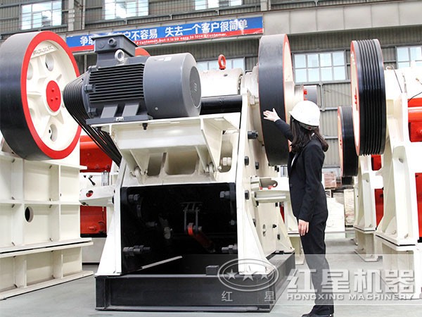 玄武巖破碎機(jī)破碎深腔、電機(jī)裝置細(xì)節(jié)