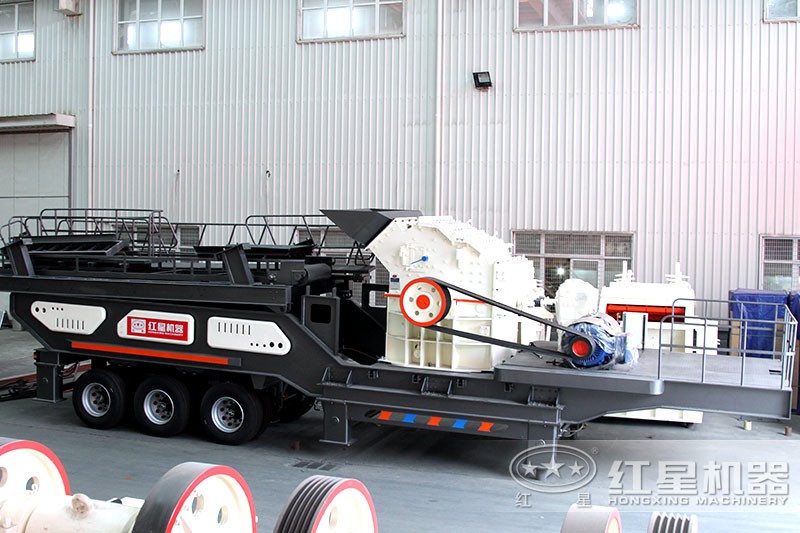 大型移動沙石機(jī)：破碎+篩分