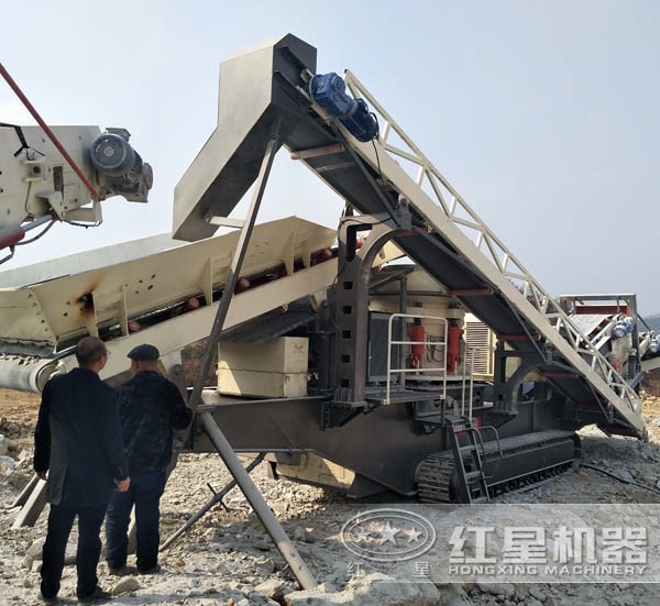 履帶式移動圓錐破碎機(jī)