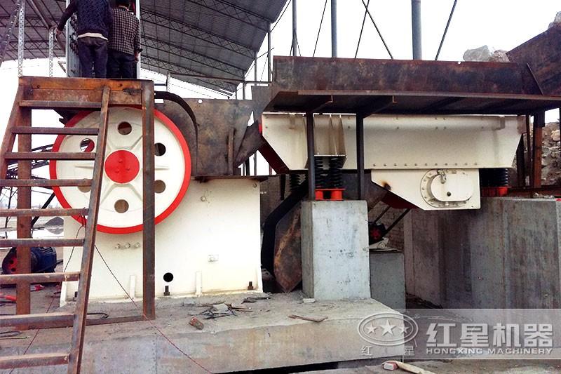 廣西采石場(chǎng)配置紅星機(jī)器的打石頭機(jī)器，更環(huán)保