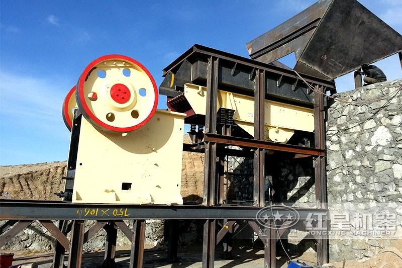 鄂式破碎機現(xiàn)場展示