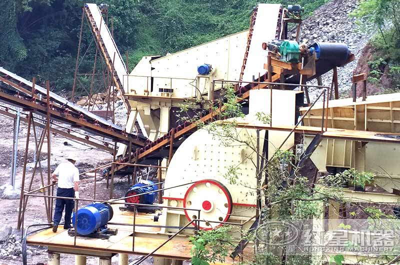 兩臺(tái)錘破共同作業(yè)，提高效率