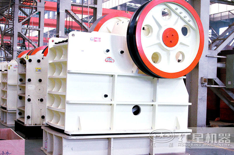鄂式破碎機(jī)，一段粗碎碎石力度強(qiáng)