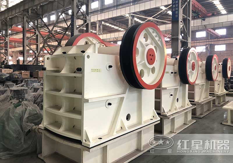 69鄂式磕石機(jī)